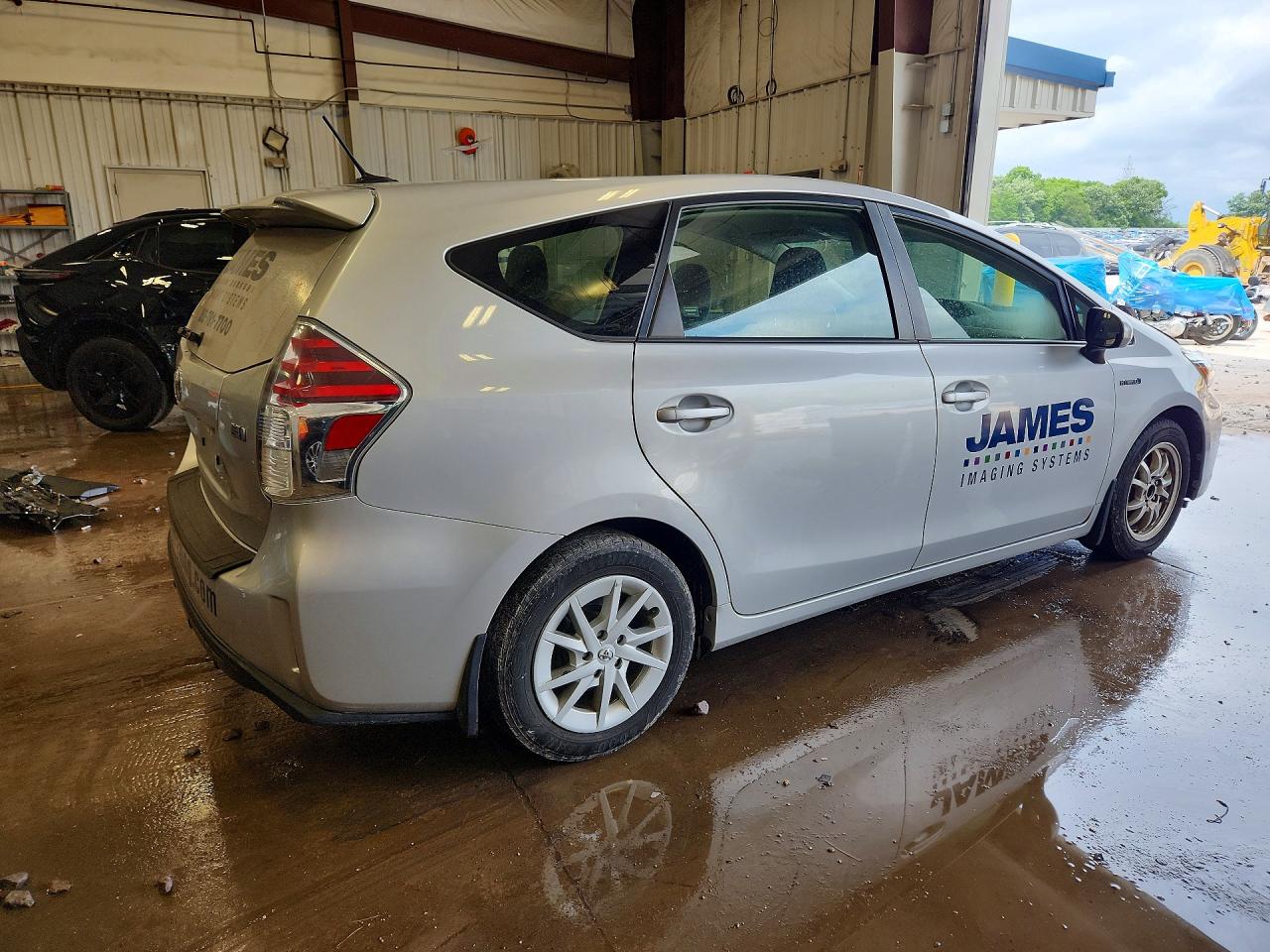 2017 TOYOTA PRIUS V THREE — снимка 3