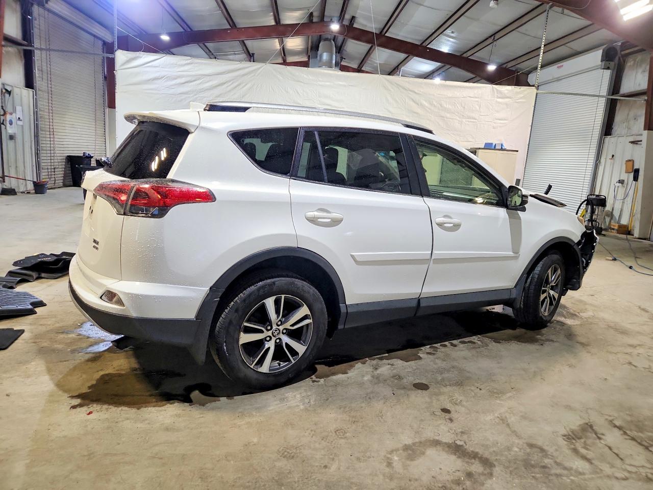 2016 TOYOTA RAV4 XLE — снимка 3
