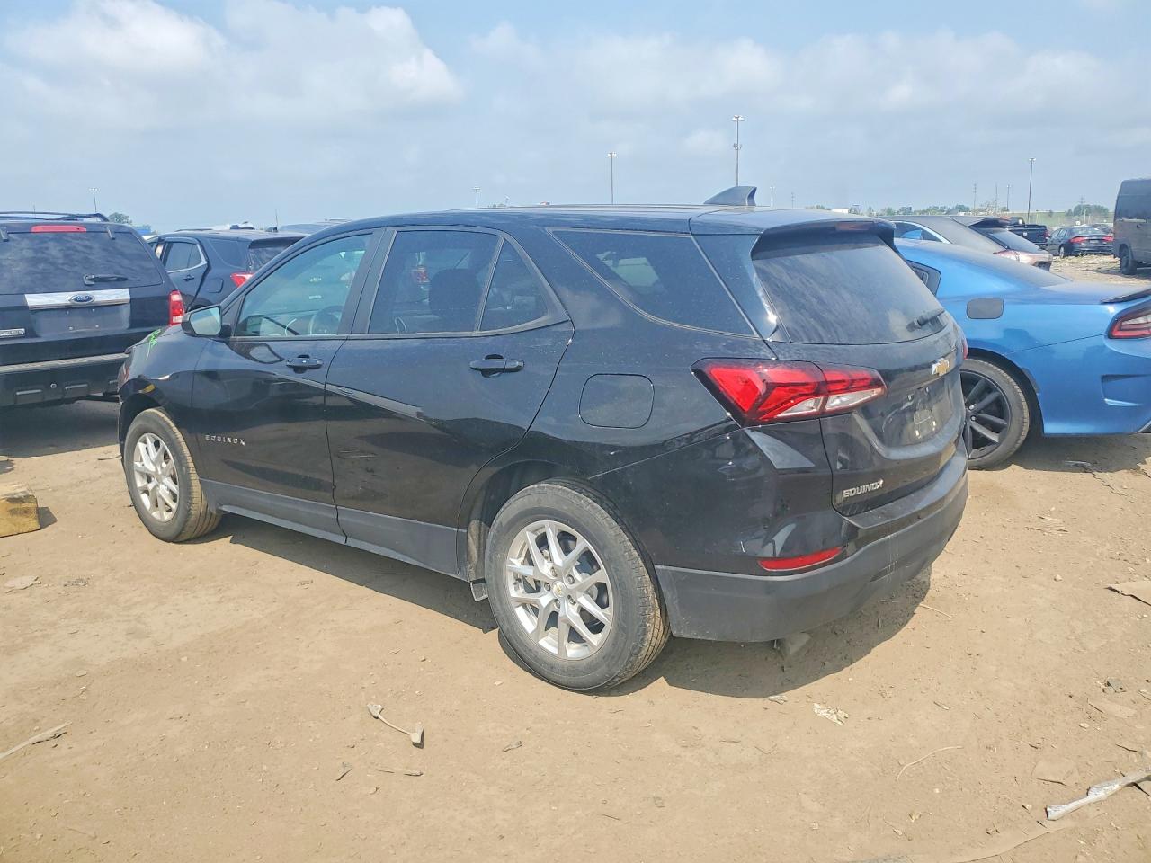 2022 CHEVROLET EQUINOX LS — снимка 2