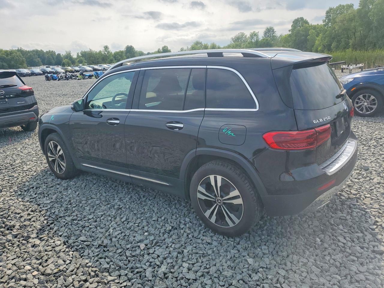 2024 MERCEDES-BENZ GLB 250 4MATIC — снимка 2