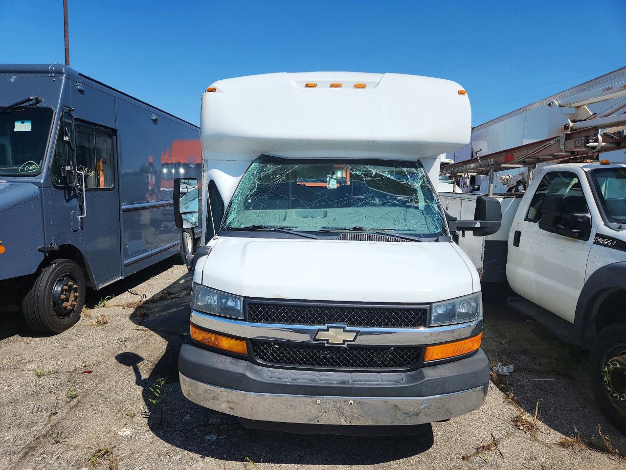 2015 CHEVROLET EXPRESS G4500 — снимка 5