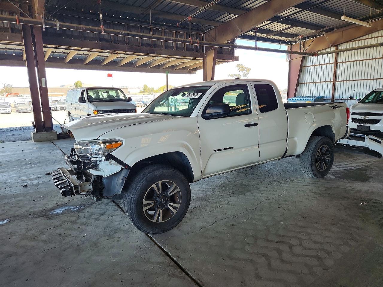 2019 TOYOTA TACOMA SR