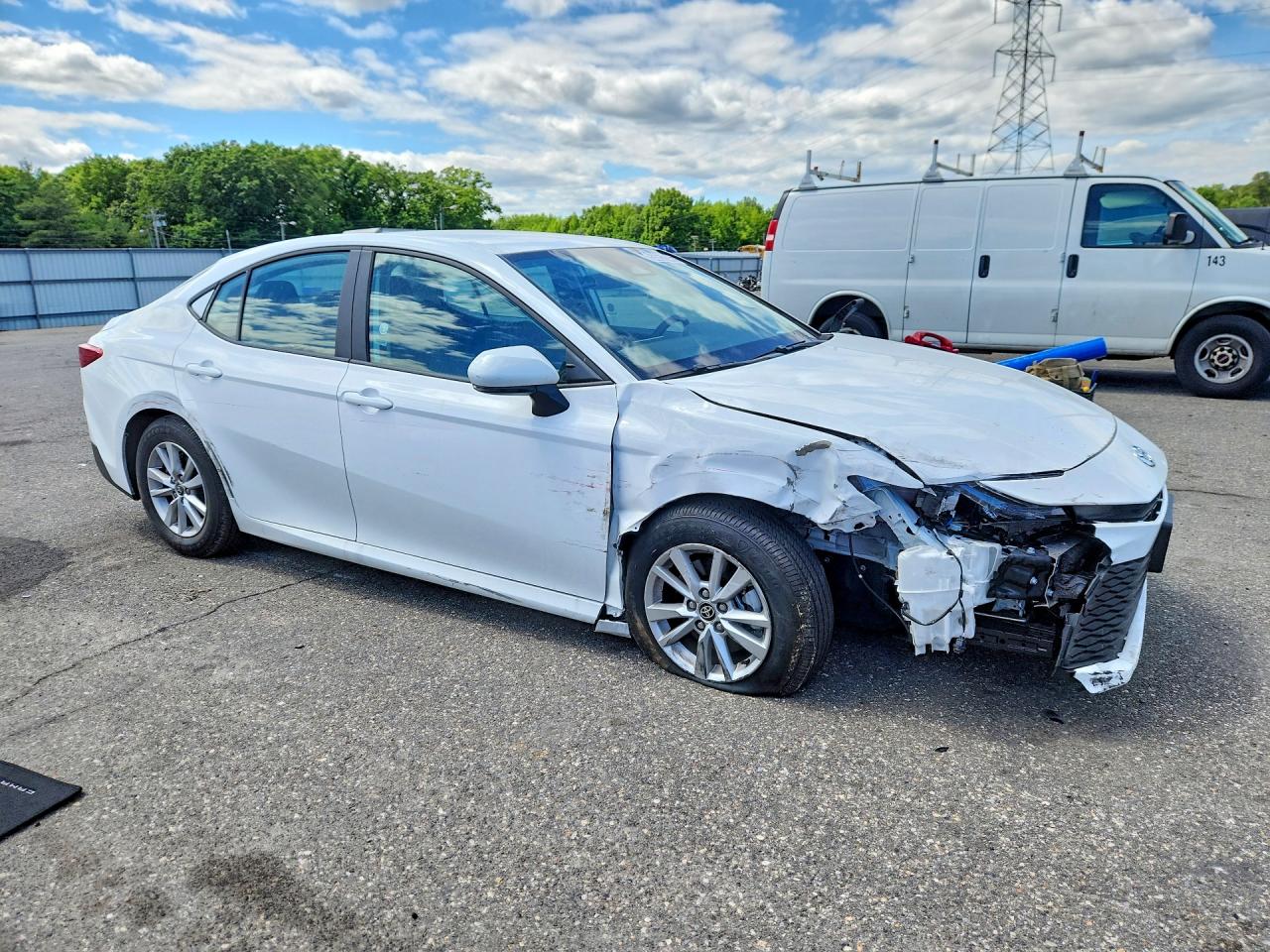 2026 TOYOTA CAMRY LE — снимка 4