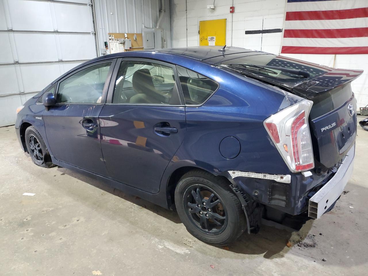 2015 TOYOTA PRIUS TWO — снимка 2
