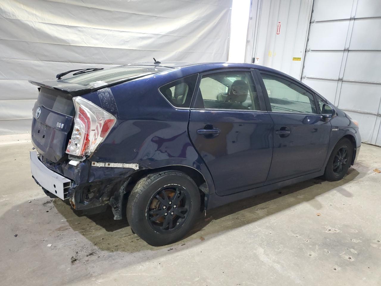 2015 TOYOTA PRIUS TWO — снимка 3