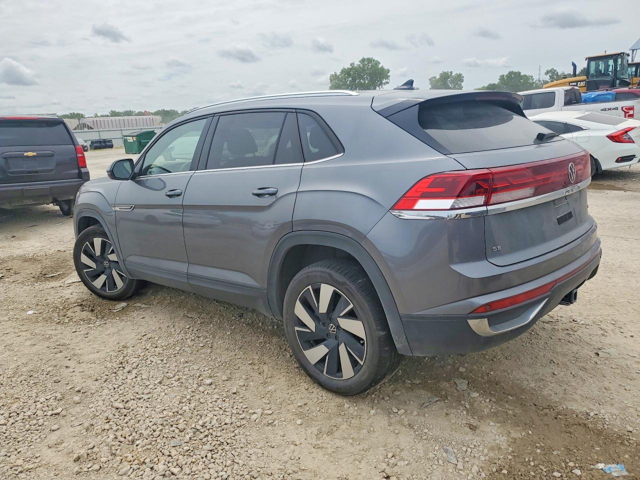 2024 VOLKSWAGEN ATLAS CROSS SPORT SE — снимка 2