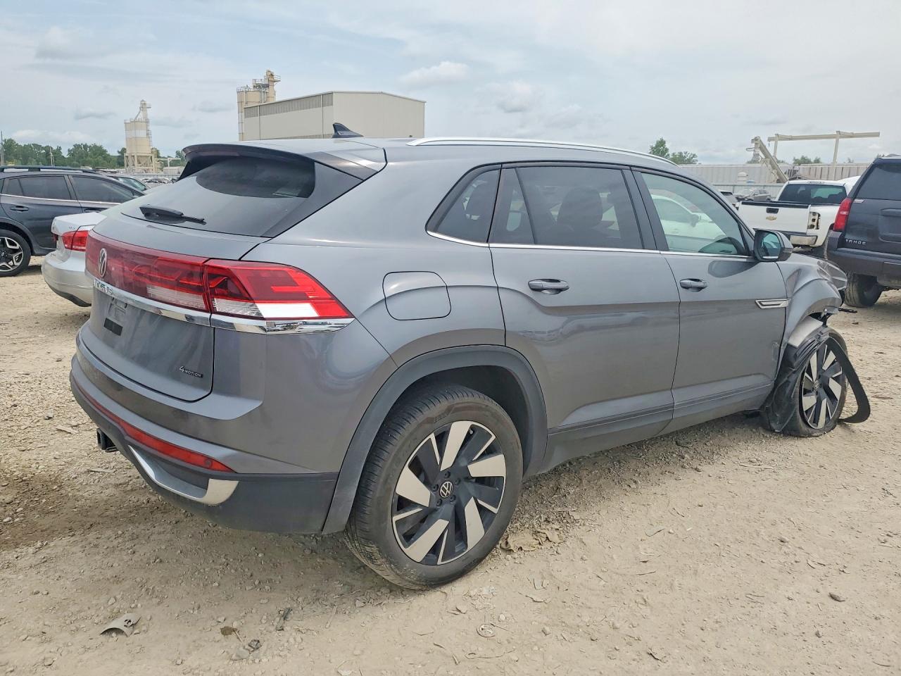 2024 VOLKSWAGEN ATLAS CROSS SPORT SE — снимка 3