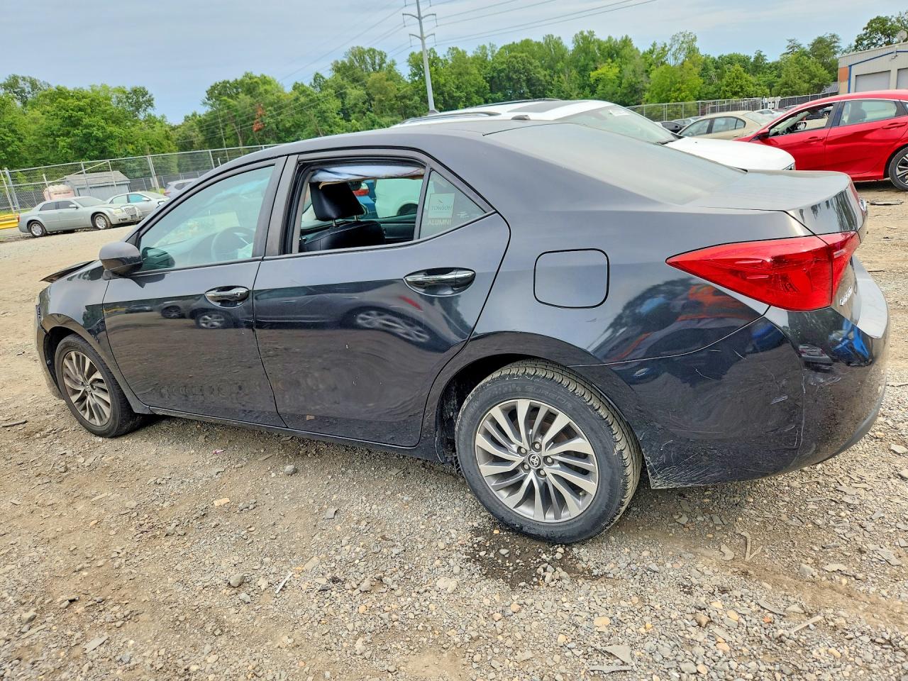 2017 TOYOTA COROLLA XLE — снимка 2