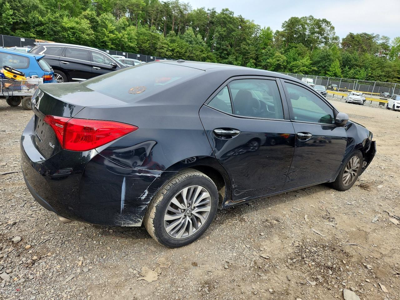 2017 TOYOTA COROLLA XLE — снимка 3