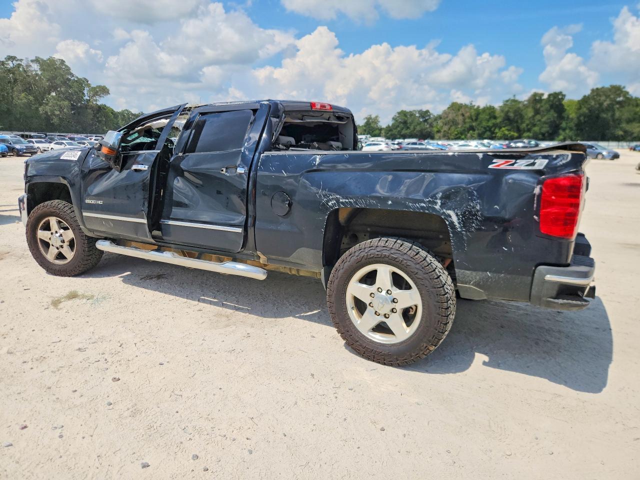 2015 CHEVROLET SILVERADO K2500 HEAVY DUTY LTZ — снимка 2