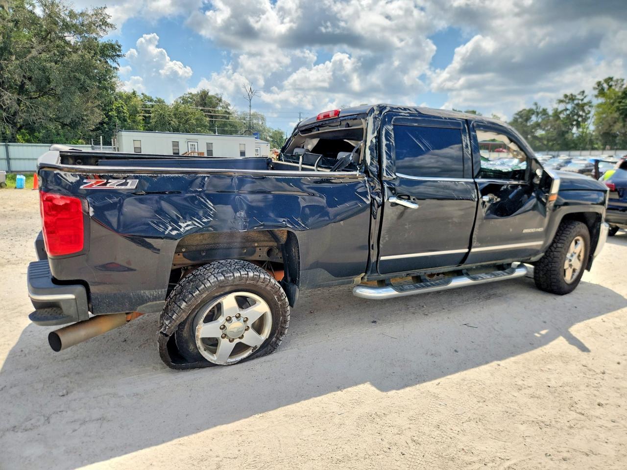 2015 CHEVROLET SILVERADO K2500 HEAVY DUTY LTZ — снимка 3