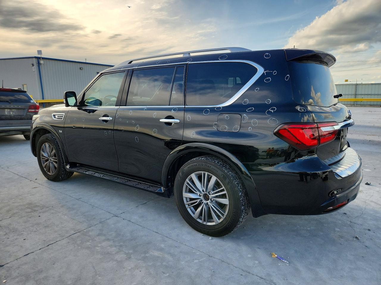 2019 INFINITI QX80 LUXE — снимка 2