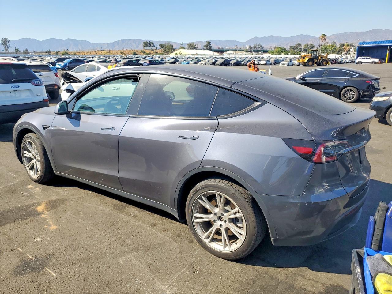 2023 TESLA MODEL Y — снимка 2