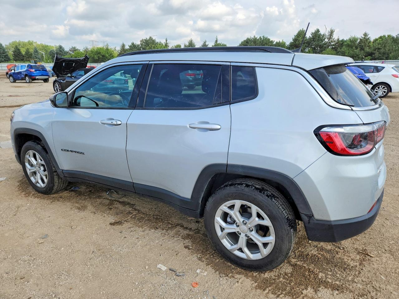 2024 JEEP COMPASS LATITUDE — снимка 2