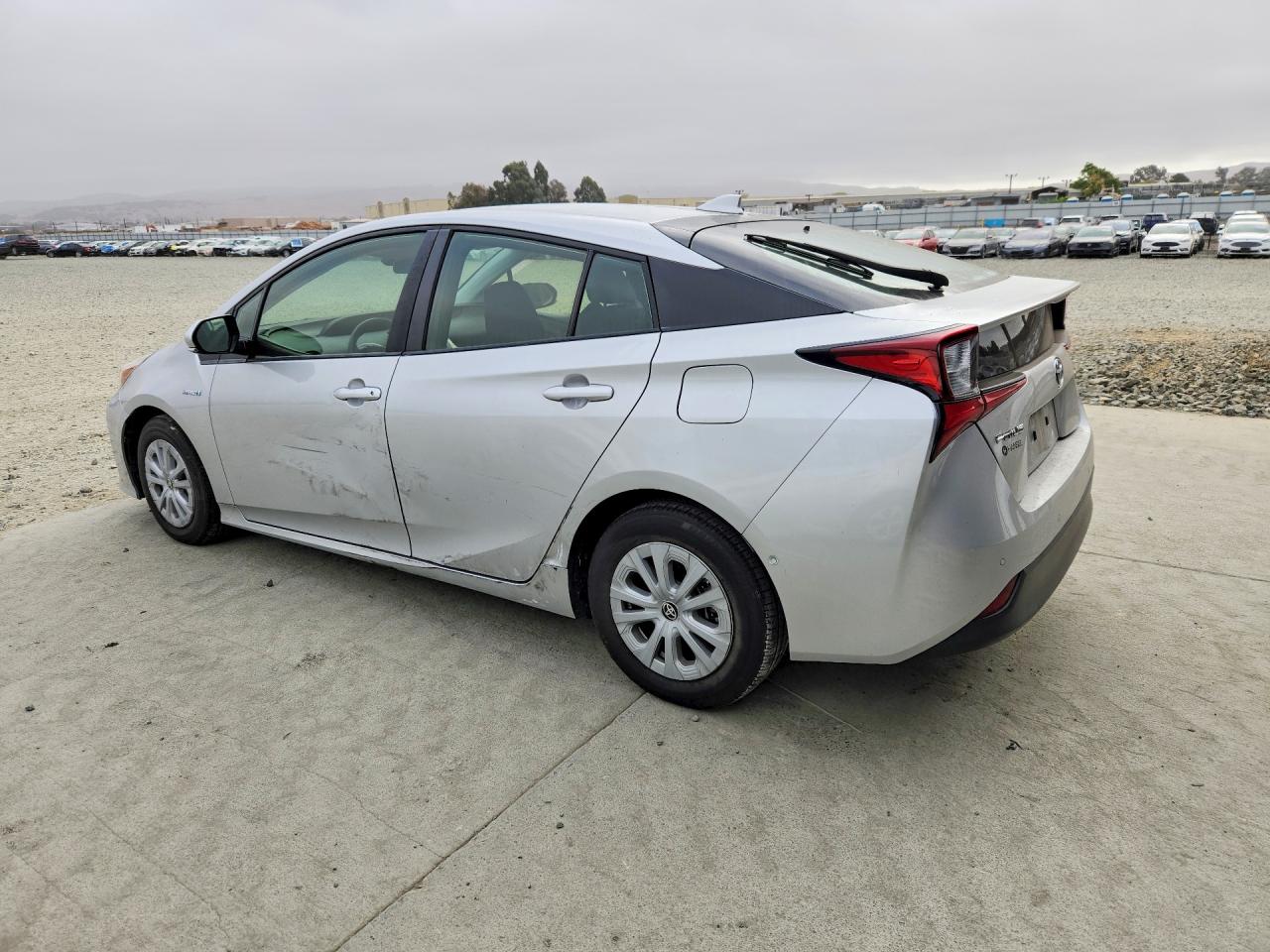 2019 TOYOTA PRIUS LE — снимка 2