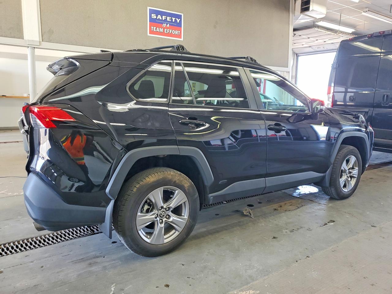 2024 TOYOTA RAV4 LE — снимка 3