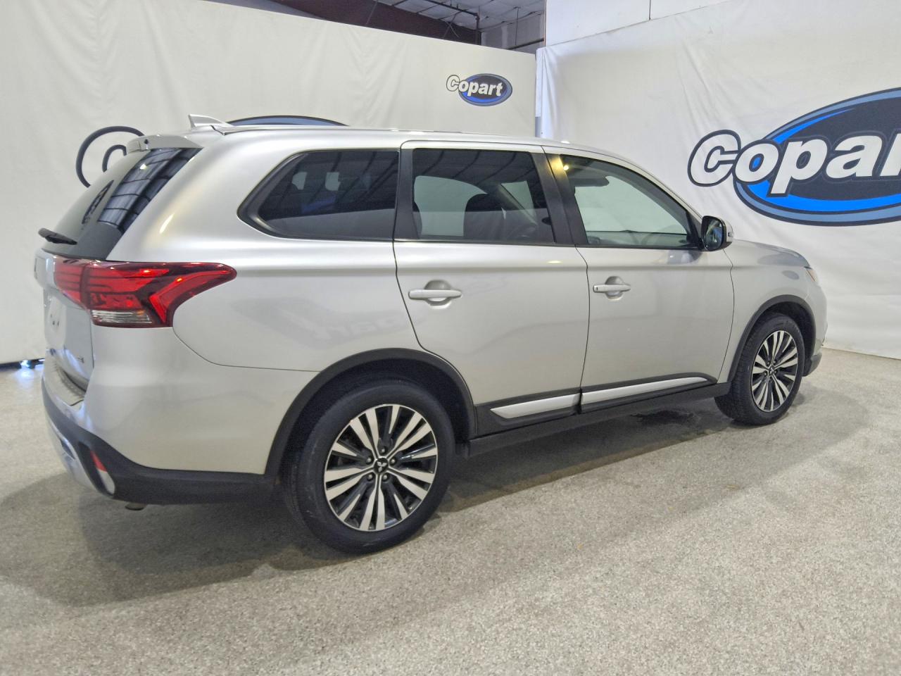 2020 MITSUBISHI OUTLANDER SE/SEL/LE — снимка 3