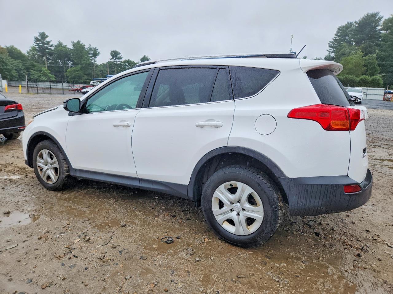 2015 TOYOTA RAV4 LE — снимка 2