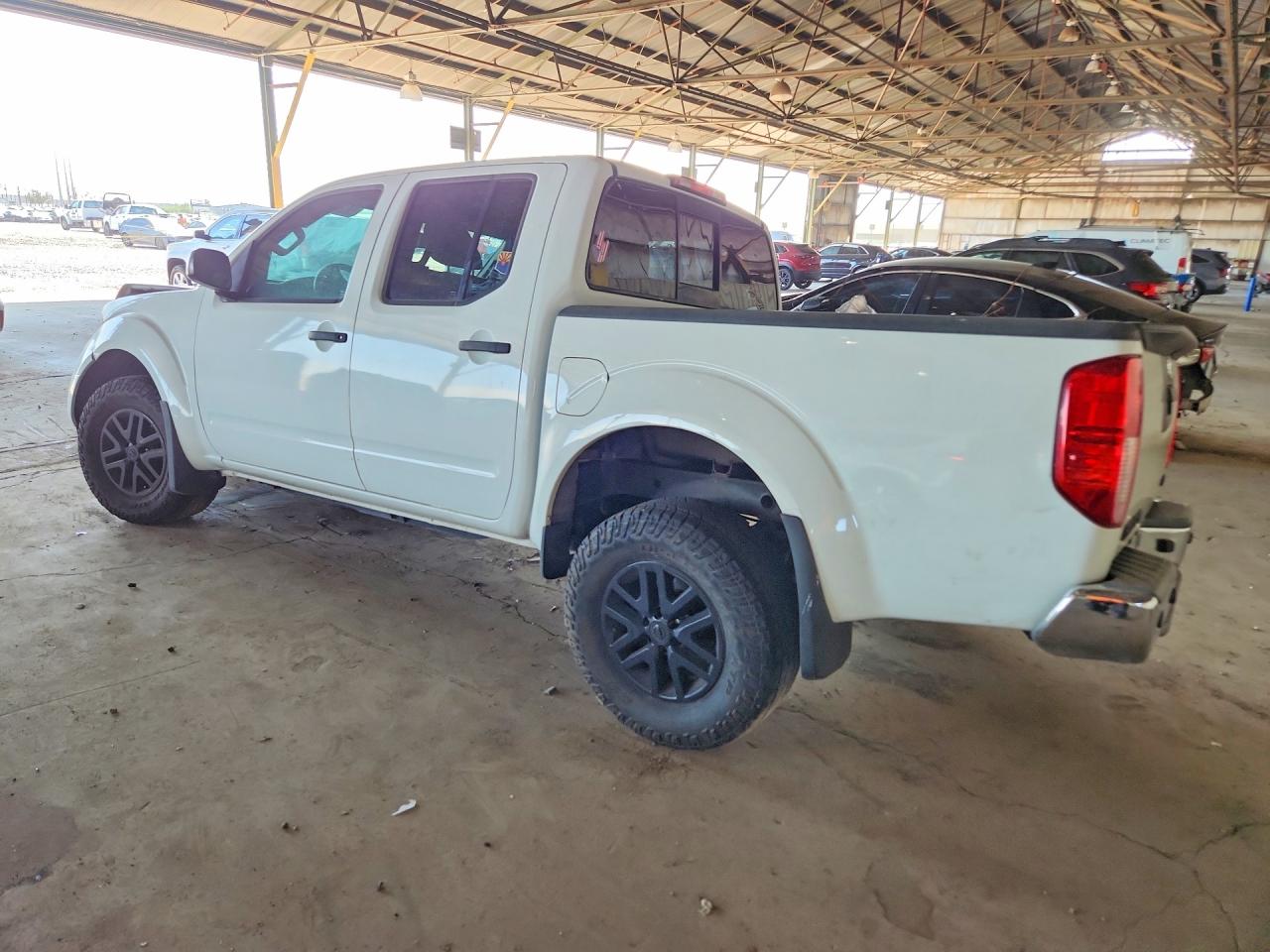 2016 NISSAN FRONTIER SV — снимка 2