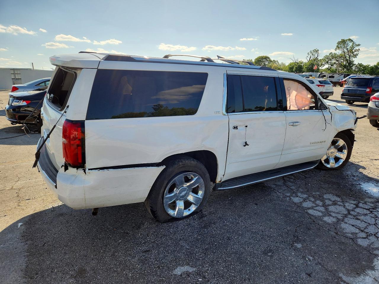 2016 CHEVROLET SUBURBAN K1500 LTZ — снимка 3
