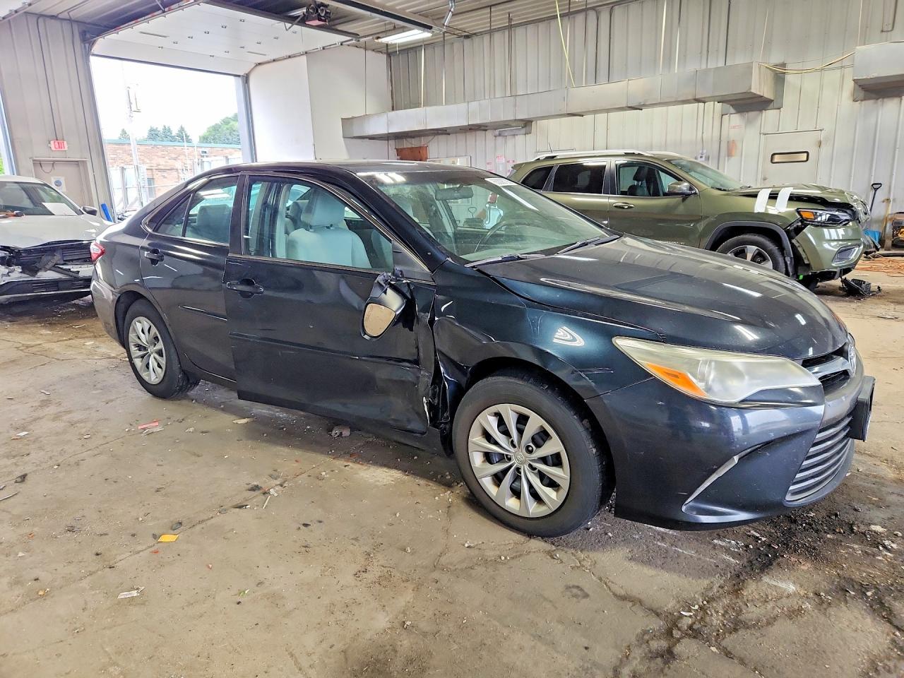 2015 TOYOTA CAMRY LE — снимка 4