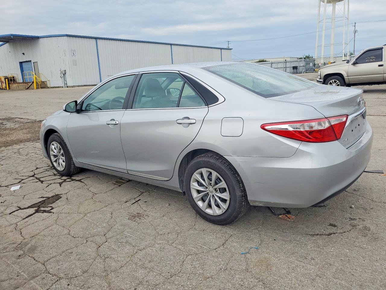2017 TOYOTA CAMRY LE — снимка 2