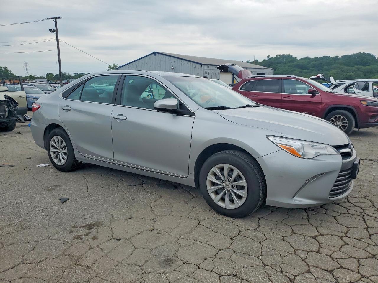 2017 TOYOTA CAMRY LE — снимка 4