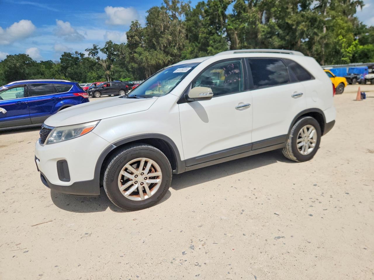 2015 KIA SORENTO LX