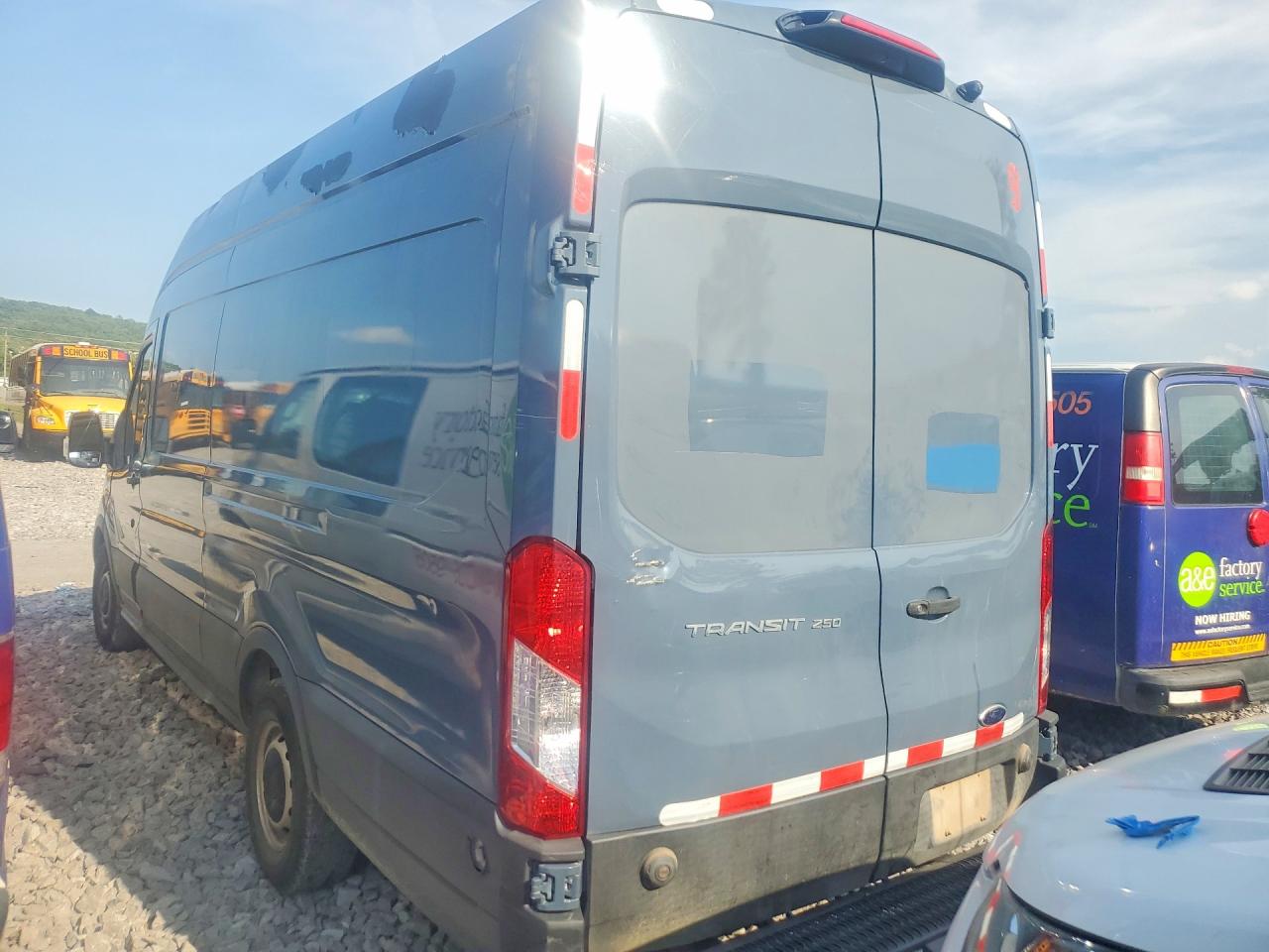 2020 FORD TRANSIT T-250 — снимка 2