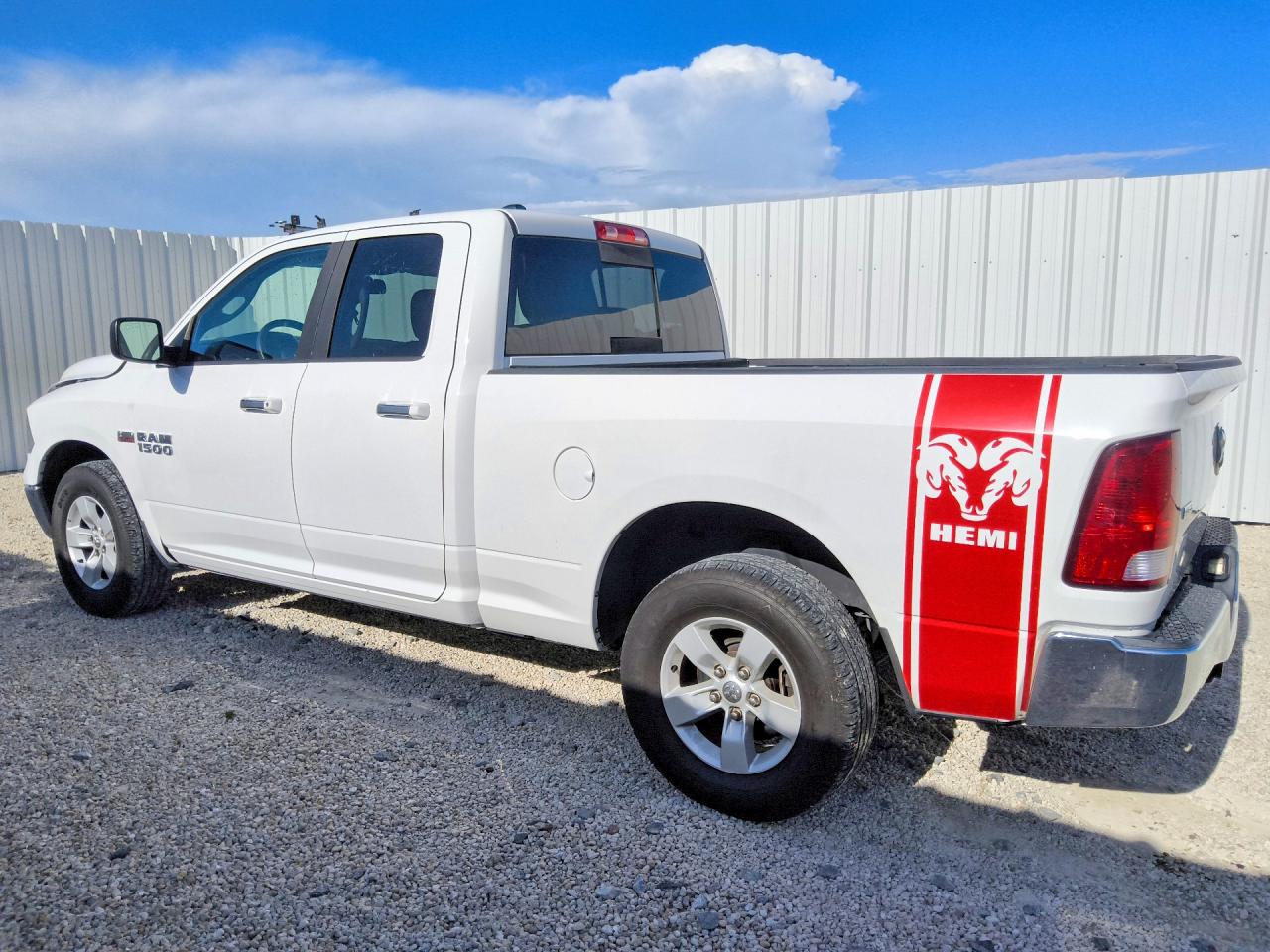 2016 RAM 1500 SLT — снимка 2