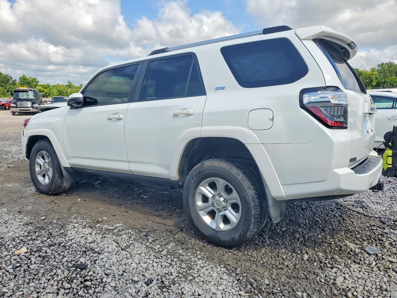 2021 TOYOTA 4RUNNER SR5 — снимка 2