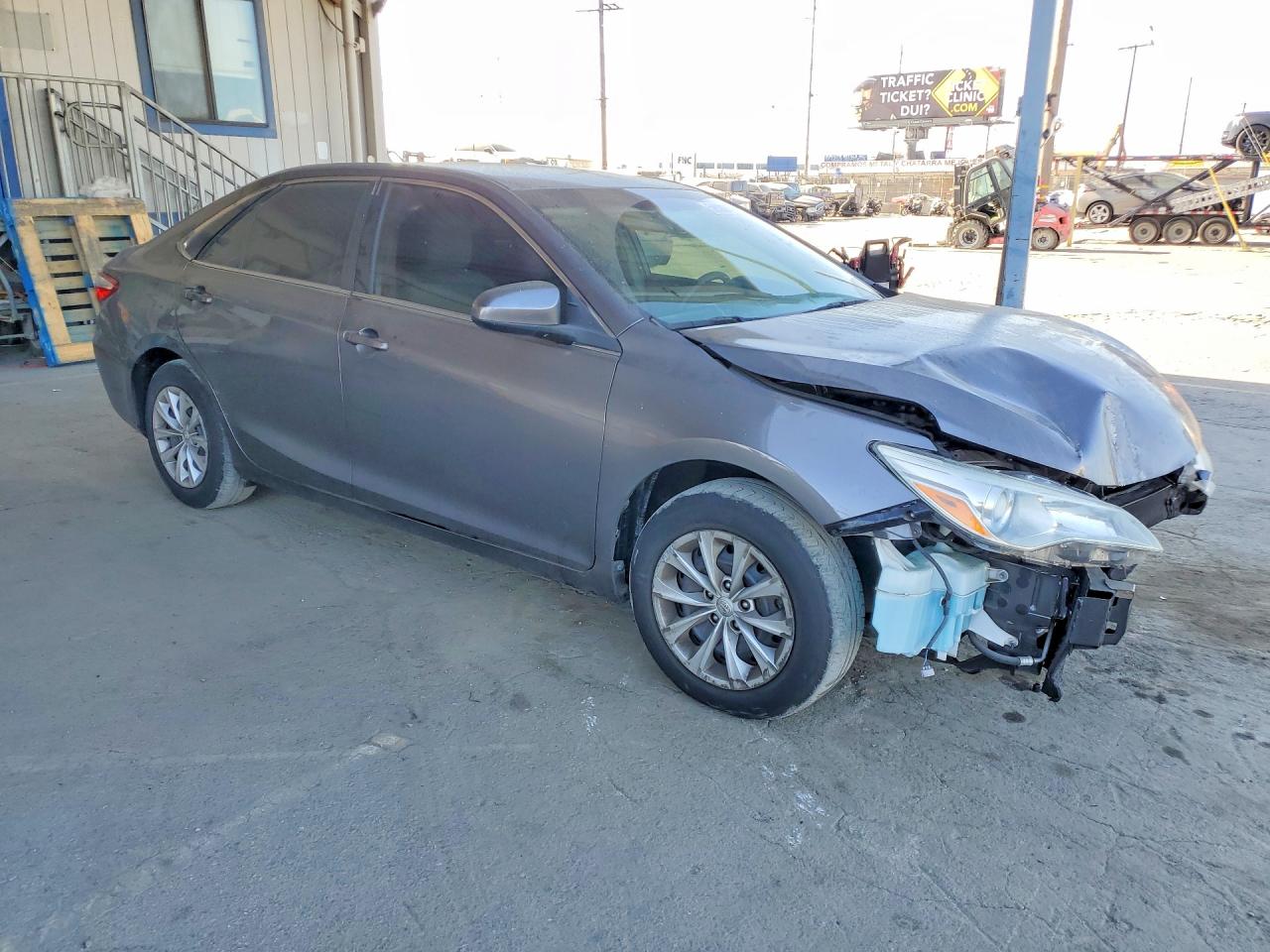 2016 TOYOTA CAMRY LE — снимка 4