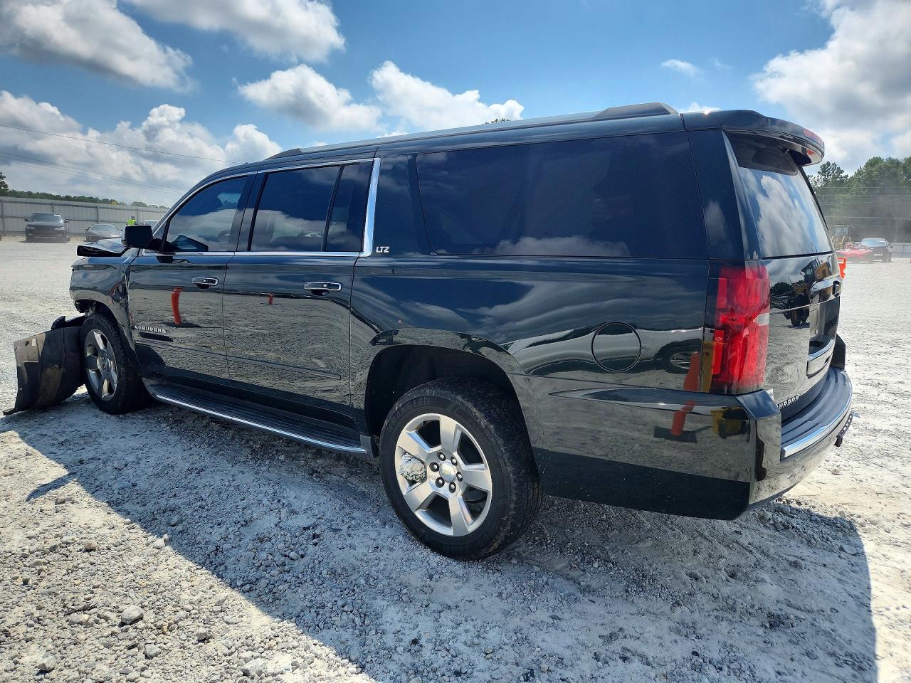 2016 CHEVROLET SUBURBAN C1500 LTZ — снимка 2