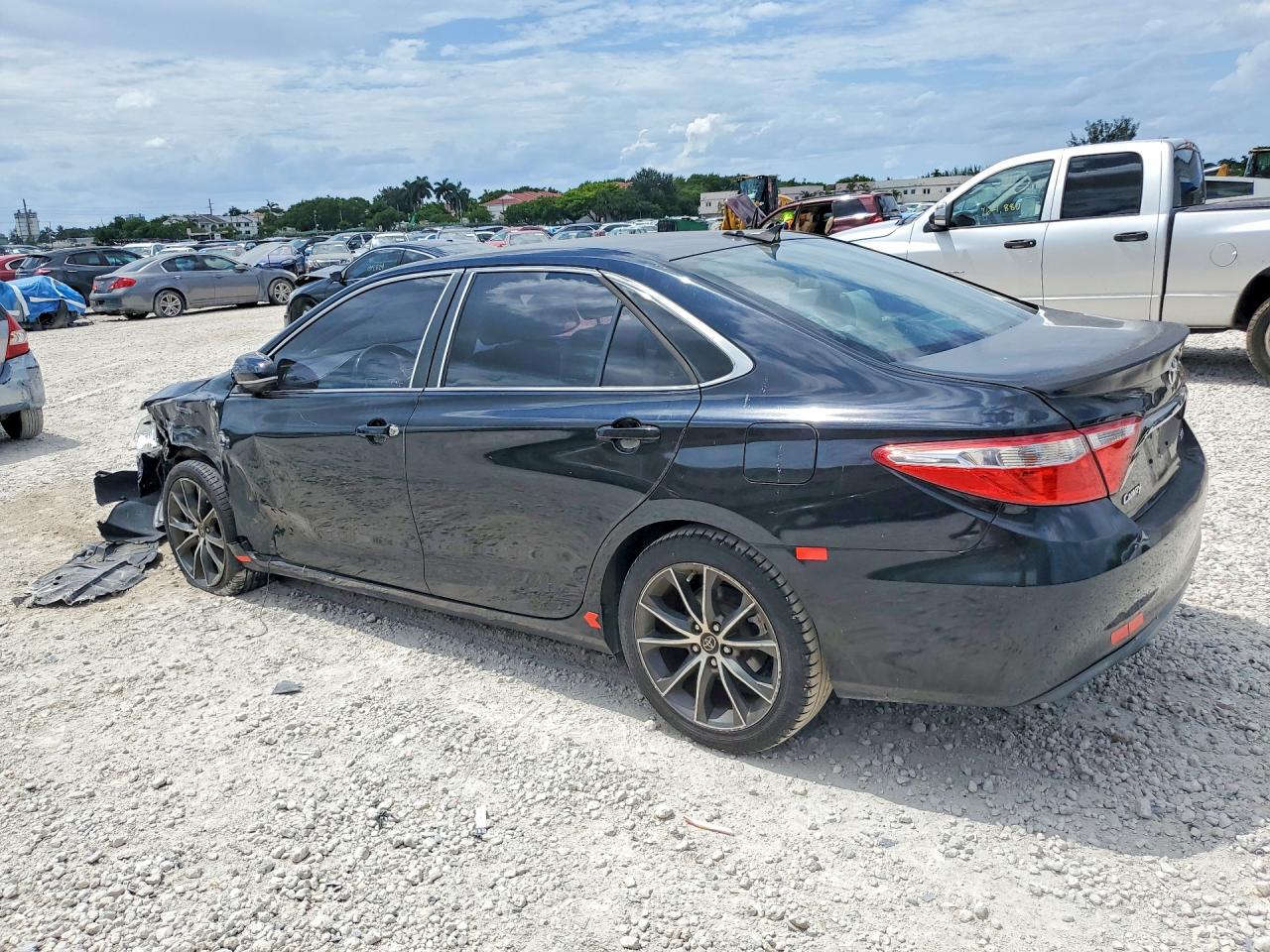 2015 TOYOTA CAMRY XSE — снимка 2