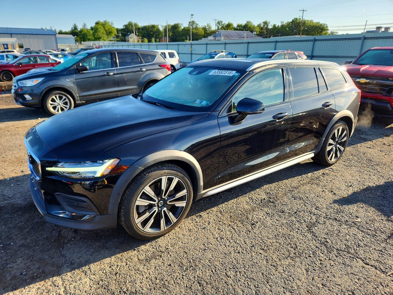 2020 VOLVO V60 CROSS COUNTRY T5 MOMENTUM