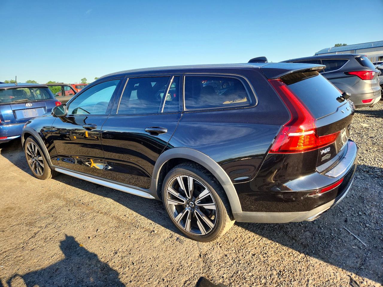2020 VOLVO V60 CROSS COUNTRY T5 MOMENTUM — снимка 2