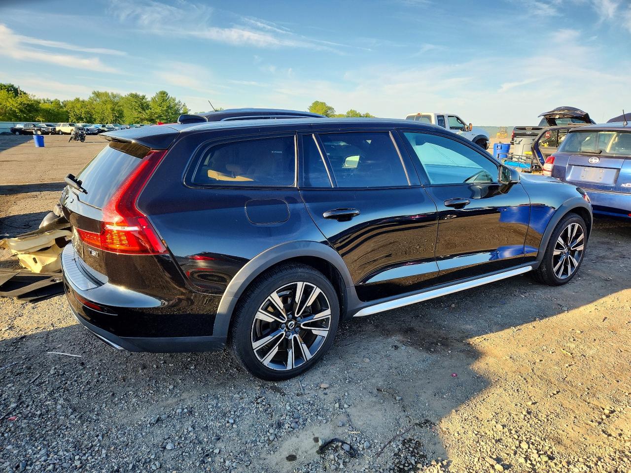 2020 VOLVO V60 CROSS COUNTRY T5 MOMENTUM — снимка 3
