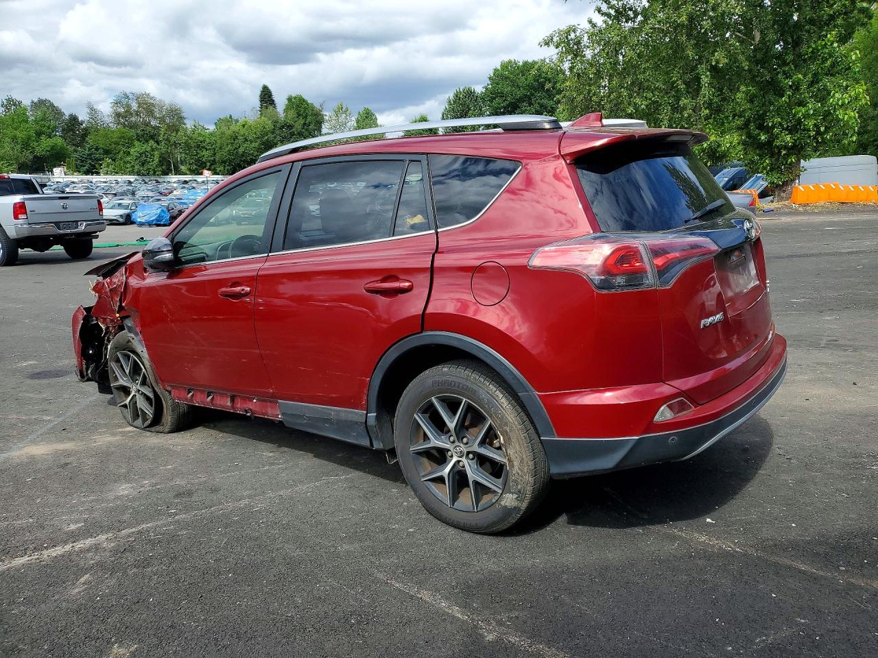 2018 TOYOTA RAV4 SE — снимка 2