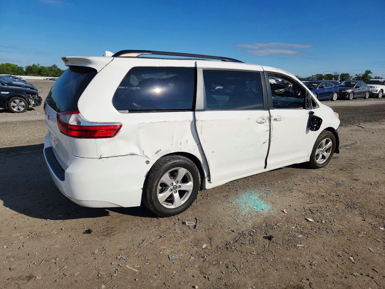 2018 TOYOTA SIENNA LE — снимка 3