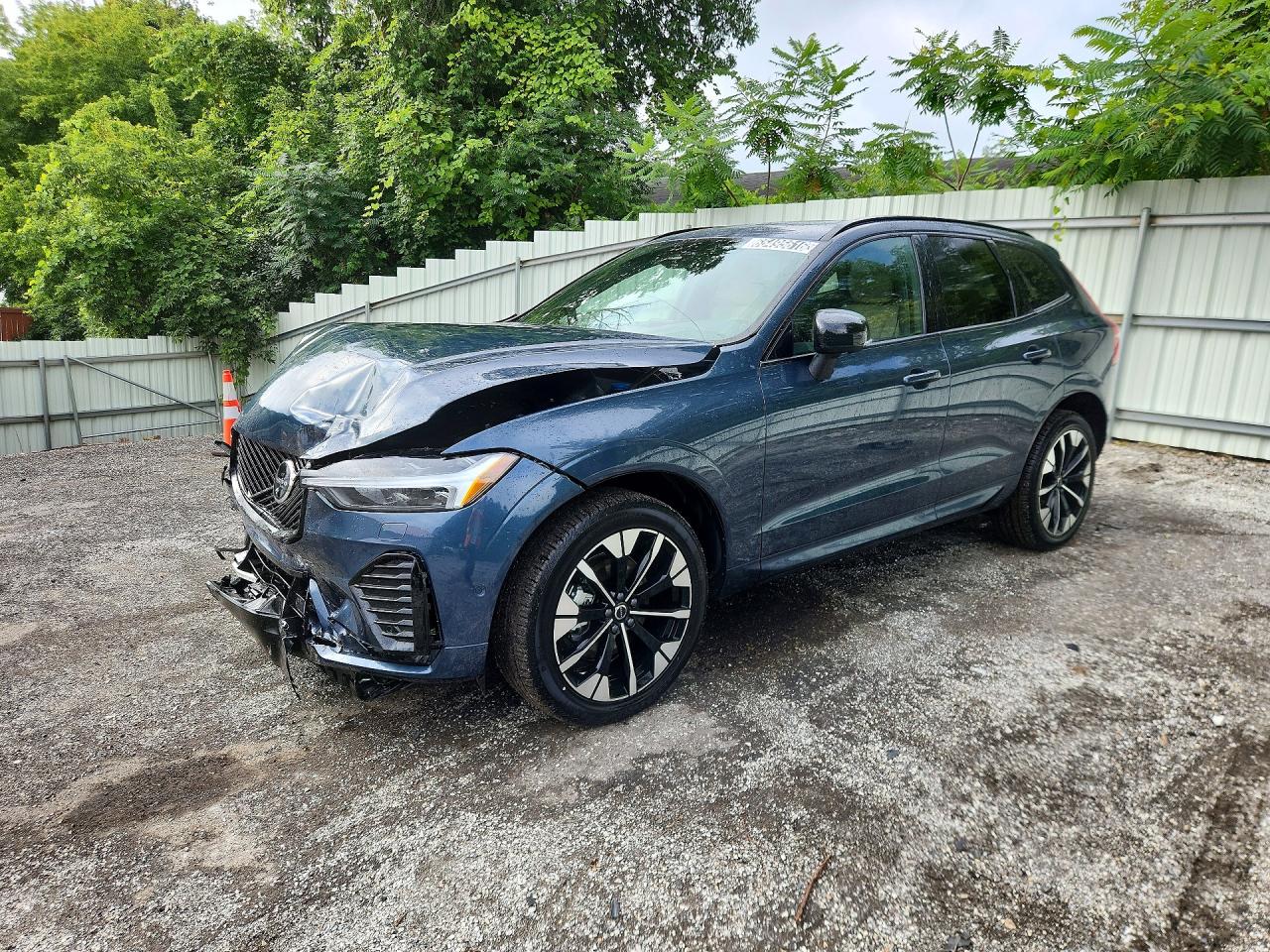 2026 VOLVO XC60 PLUS