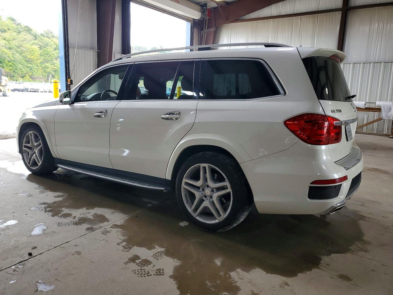 2013 MERCEDES-BENZ GL 550 4MATIC — снимка 2
