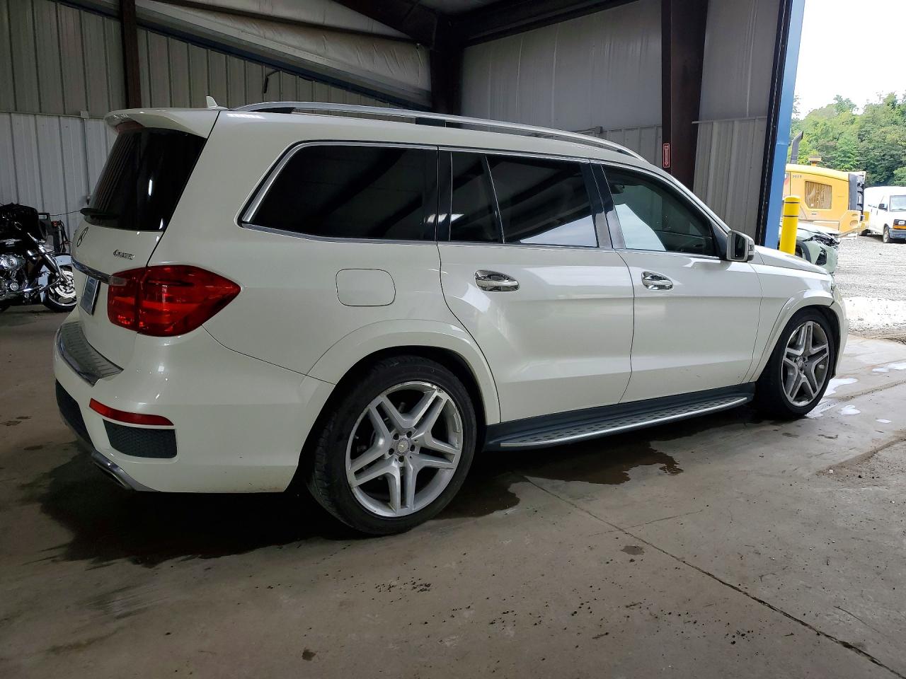 2013 MERCEDES-BENZ GL 550 4MATIC — снимка 3