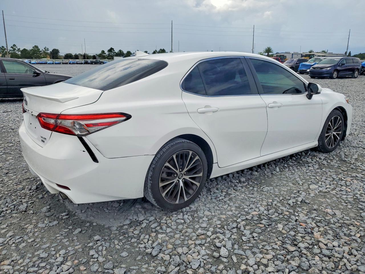 2019 TOYOTA CAMRY SE — снимка 3
