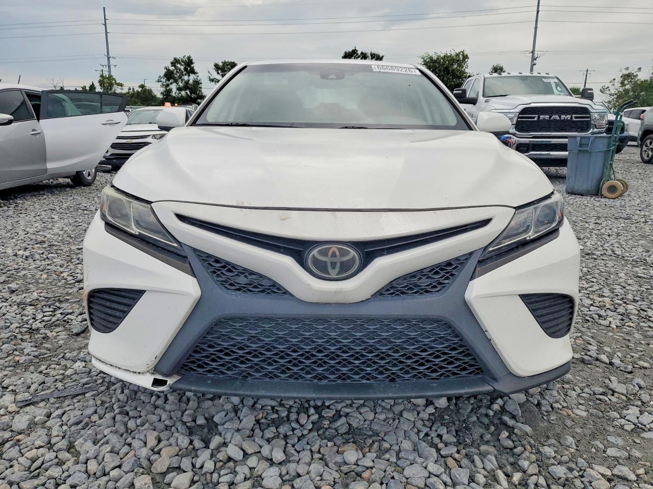 2019 TOYOTA CAMRY SE — снимка 5