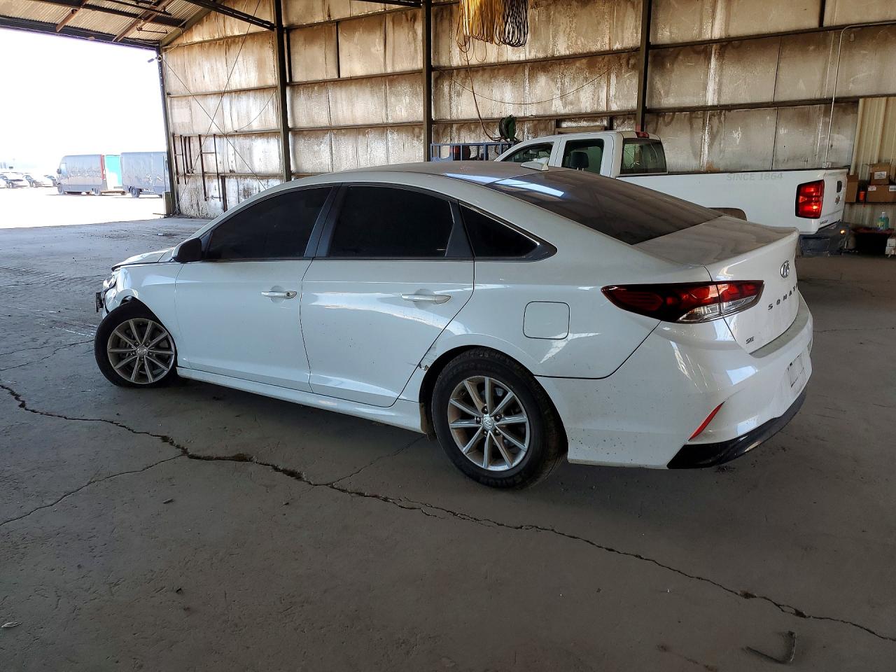 2019 HYUNDAI SONATA SE — снимка 2
