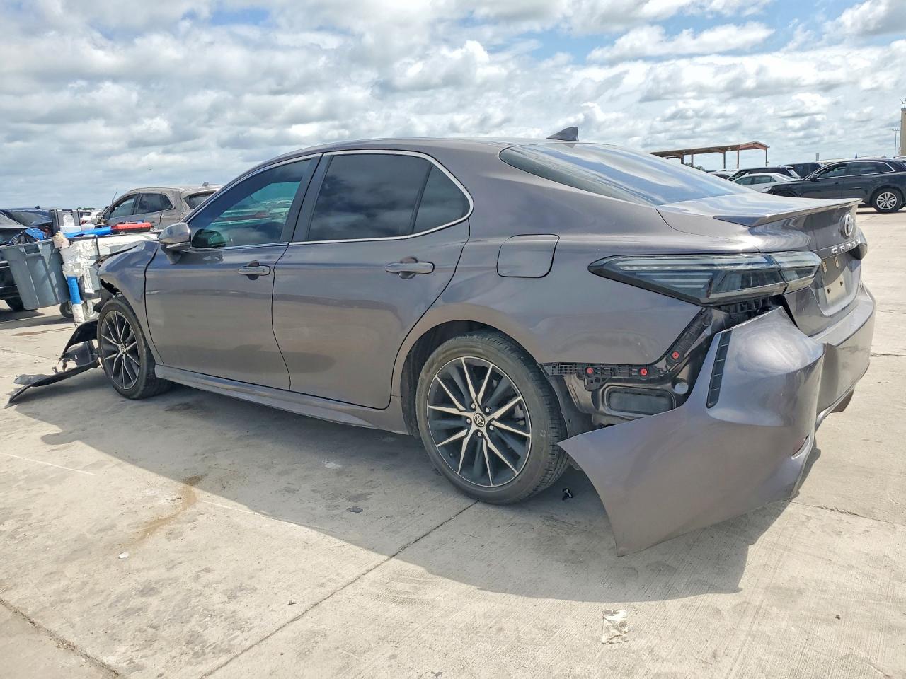2024 TOYOTA CAMRY SE — снимка 2