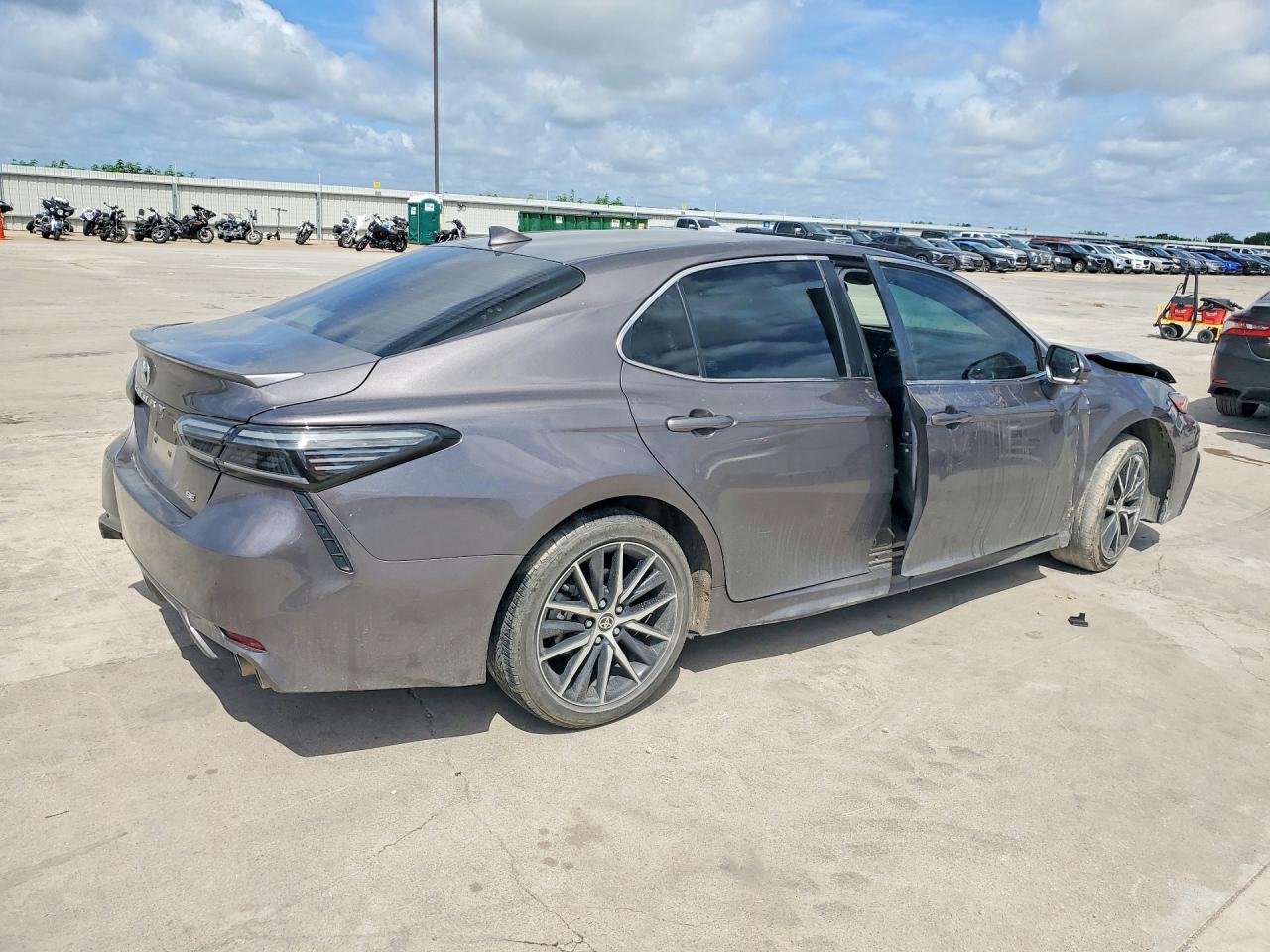 2024 TOYOTA CAMRY SE — снимка 3