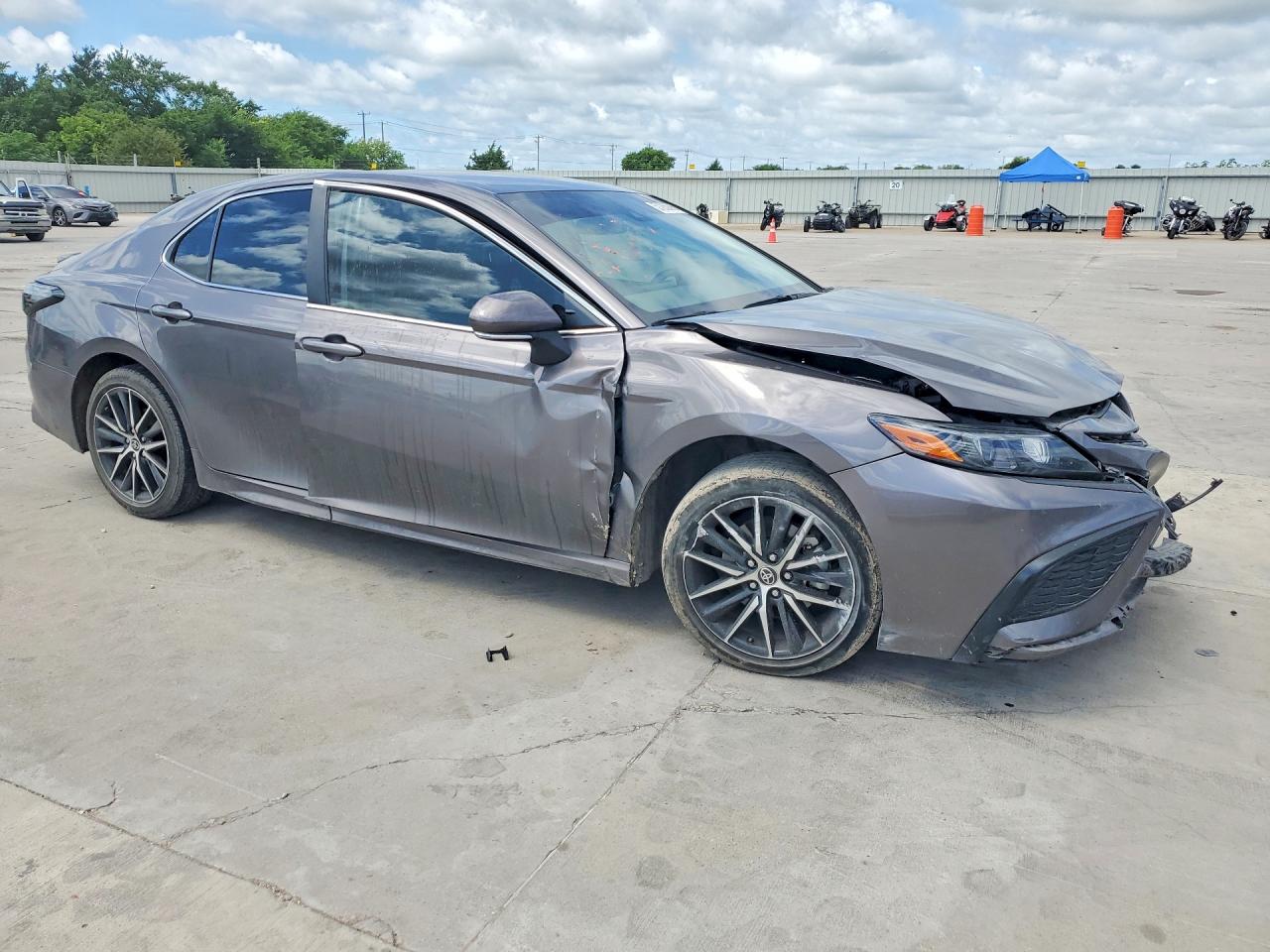 2024 TOYOTA CAMRY SE — снимка 4