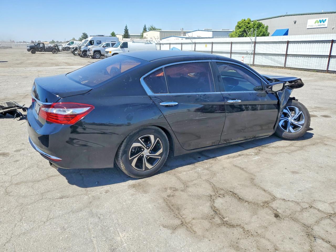 2017 HONDA ACCORD LX — снимка 3