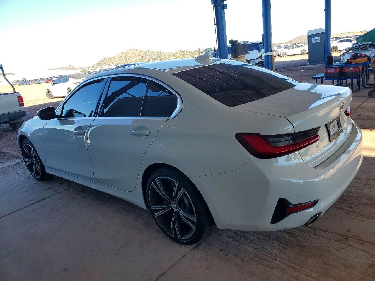 2021 BMW 330I — снимка 2